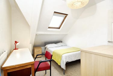 2 bed flat, Napier Terrace, Flat 3, Mutley, Plymouth, PL46ER - Image 2